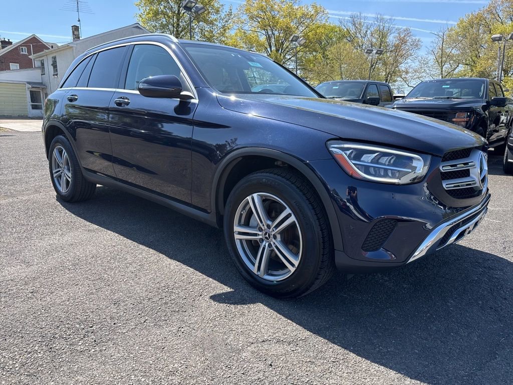 Used 2021 Mercedes-Benz GLC 300 4MATIC image 3