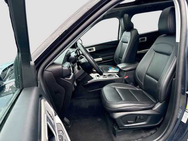 Certified 2023 Ford Explorer XLT w/ Equipment Group 202A AWD/4WD image 30