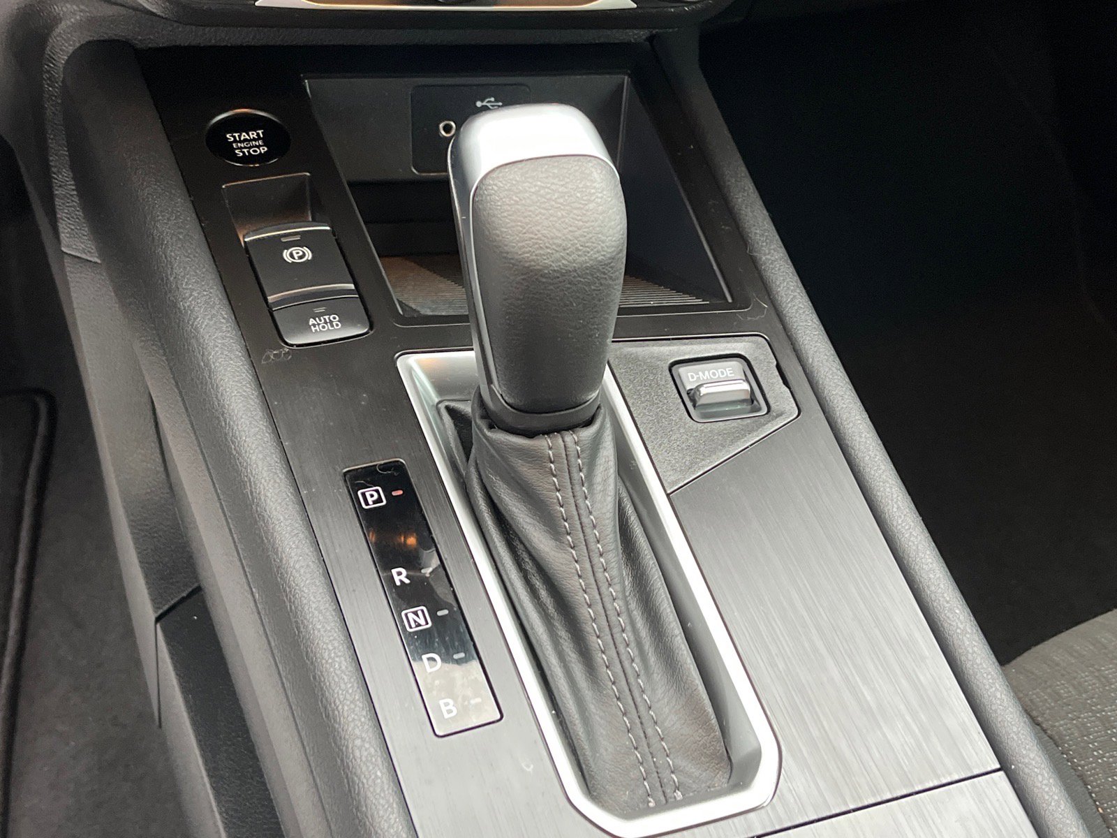 Used 2025 Nissan Kicks S w/ Charging Package image 14