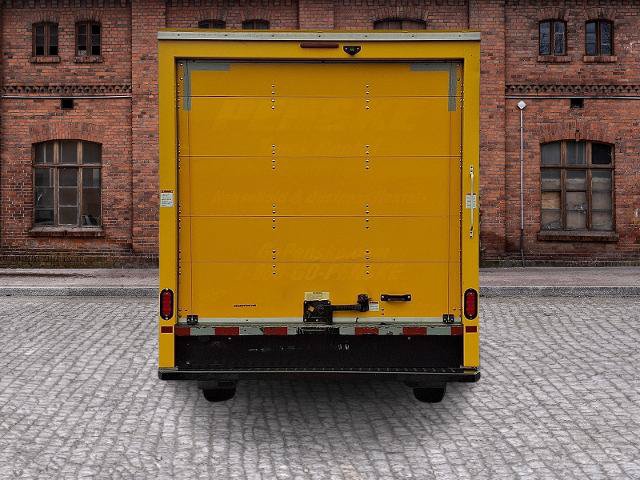 Used 2021 GMC Savana 3500 w/ Power Convenience Package RWD image 5