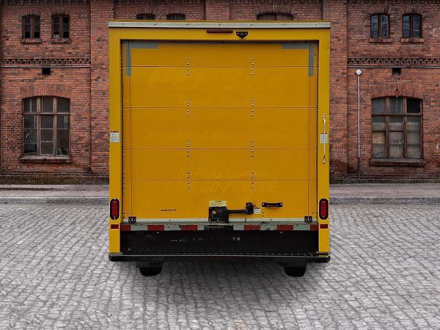 Used 2021 GMC Savana 3500 w/ Power Convenience Package RWD image 5
