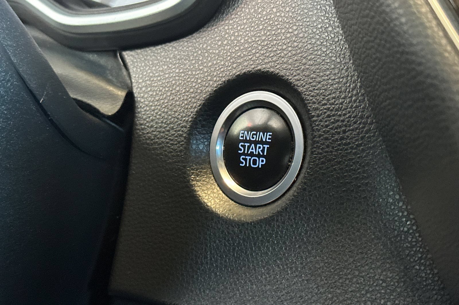 Used 2020 Toyota Corolla XSE FWD image 23