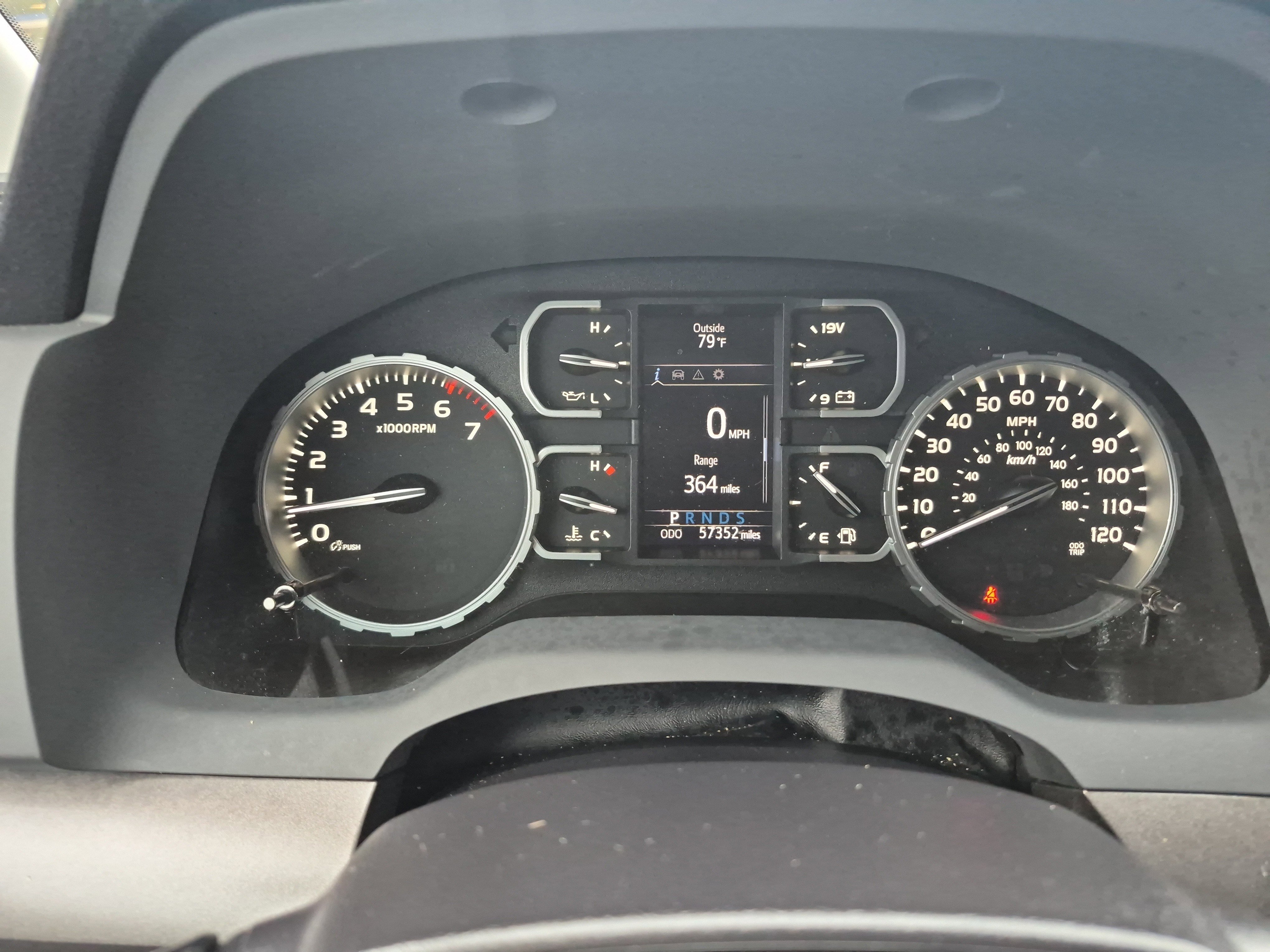 Used 2019 Toyota Tundra SR5 w/ SR5 Upgrade Package AWD/4WD image 26