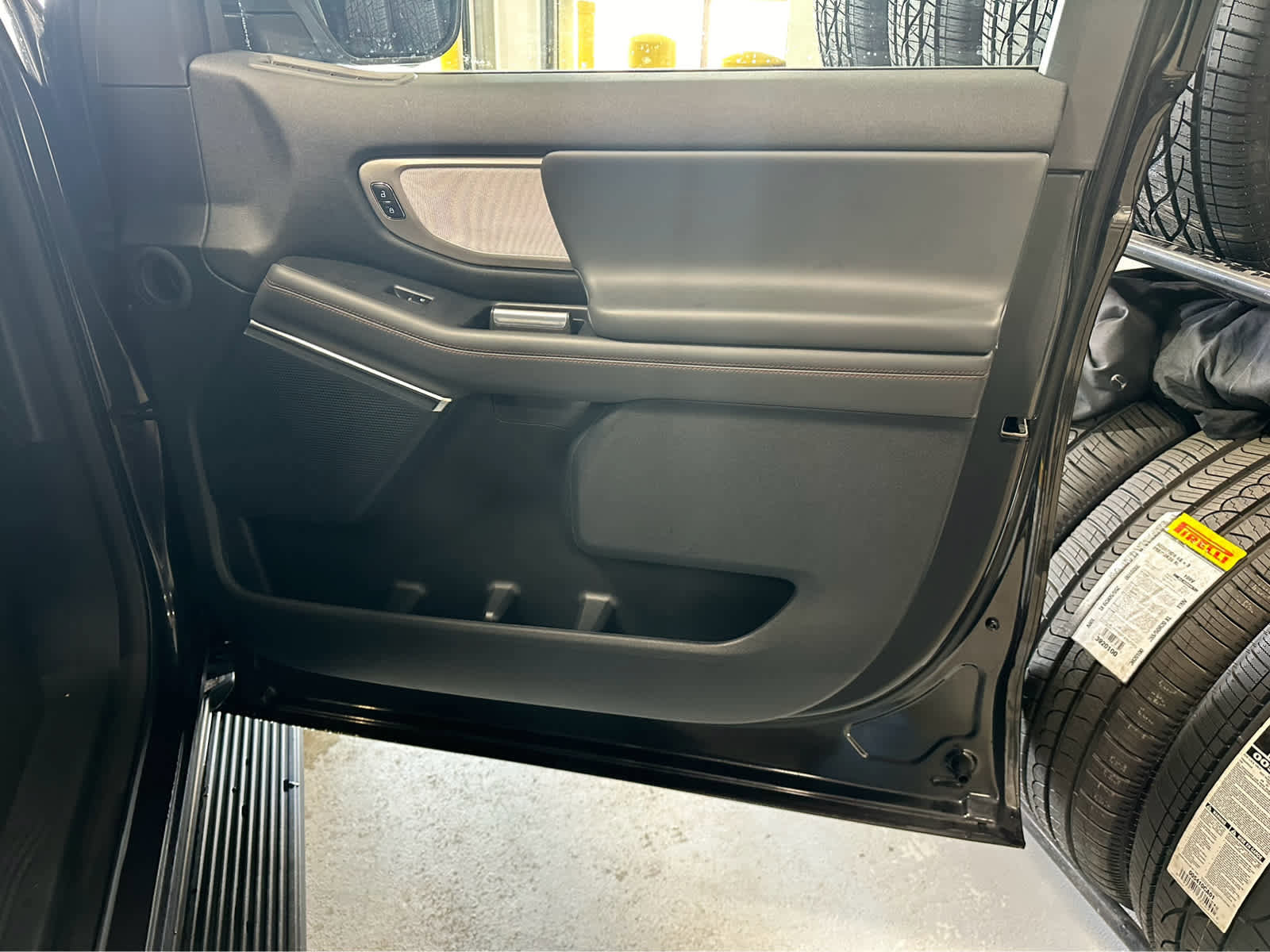 Certified 2025 Ford Expedition Active image 57