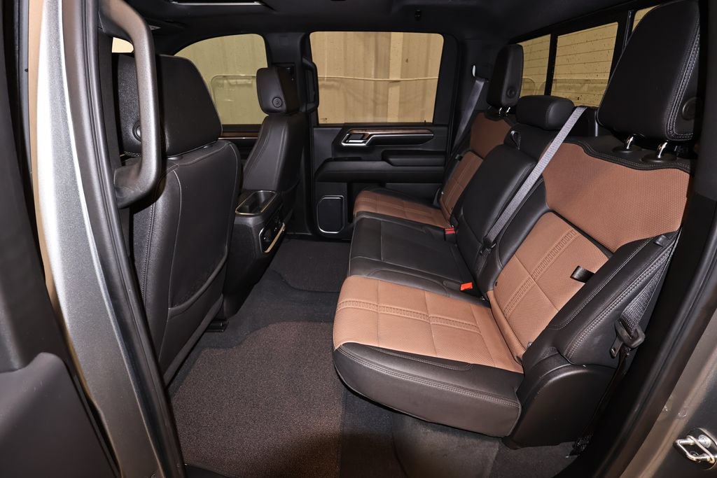 Used 2024 Chevrolet Silverado 3500 High Country w/ High Country Premium Package AWD/4WD image 17