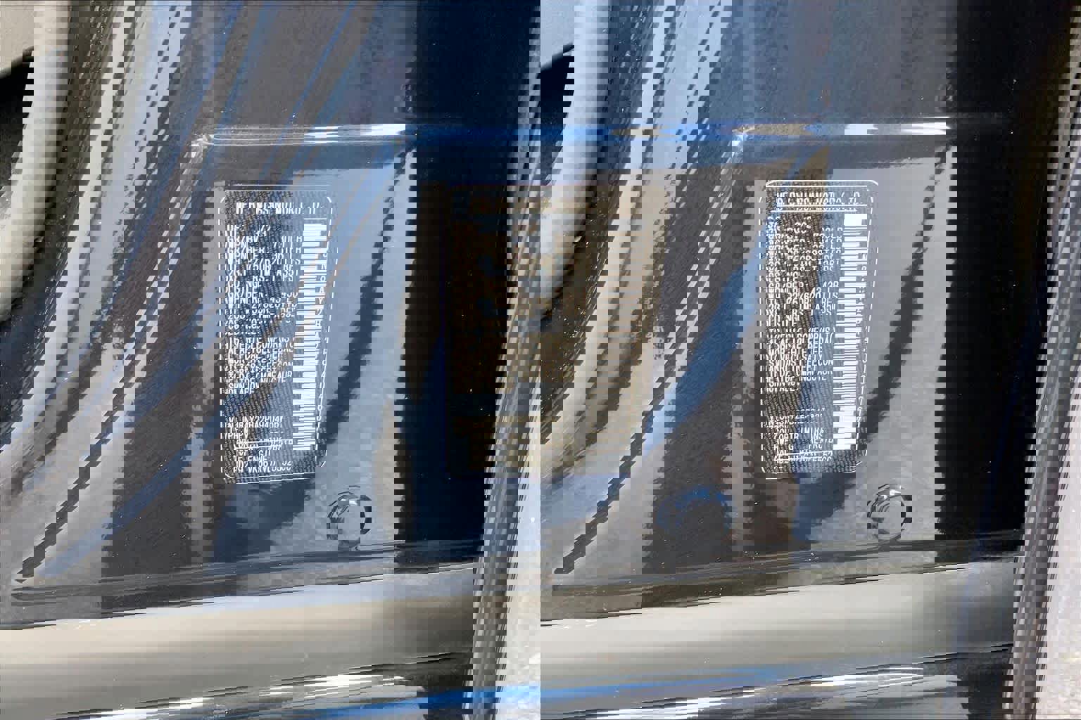 Used 2023 Nissan Armada SL w/ Captain's Chairs Package image 32