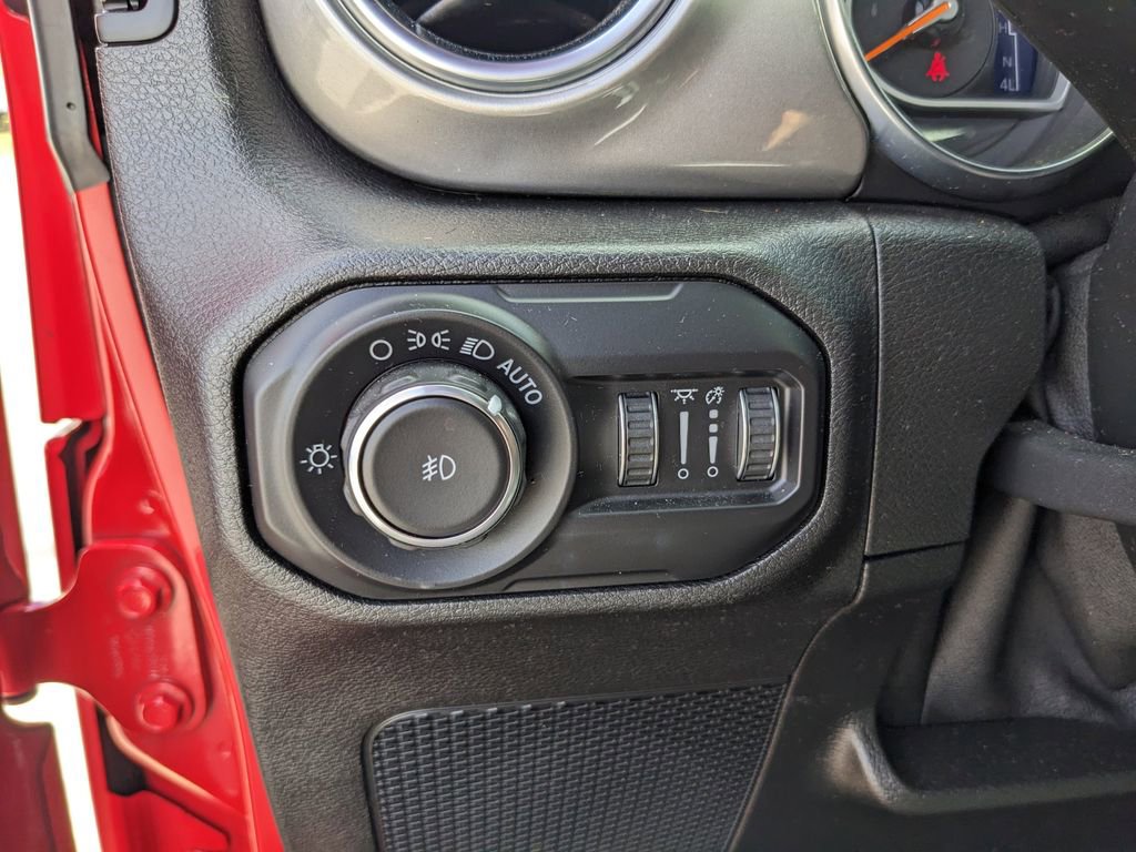 Used 2021 Jeep Wrangler Unlimited Sahara image 27