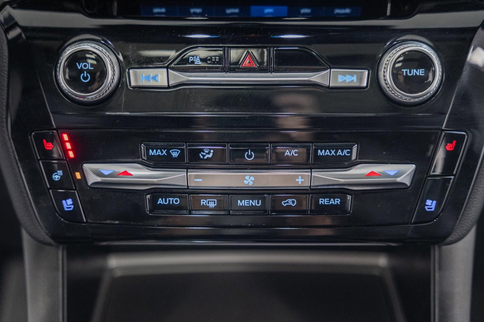 Certified 2024 Ford Explorer ST w/ Equipment Group 401A image 29