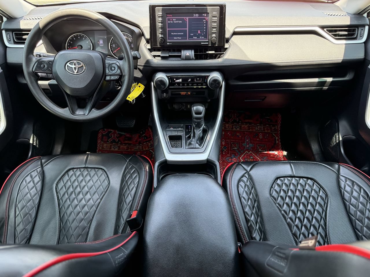 Used 2020 Toyota RAV4 LE FWD image 10