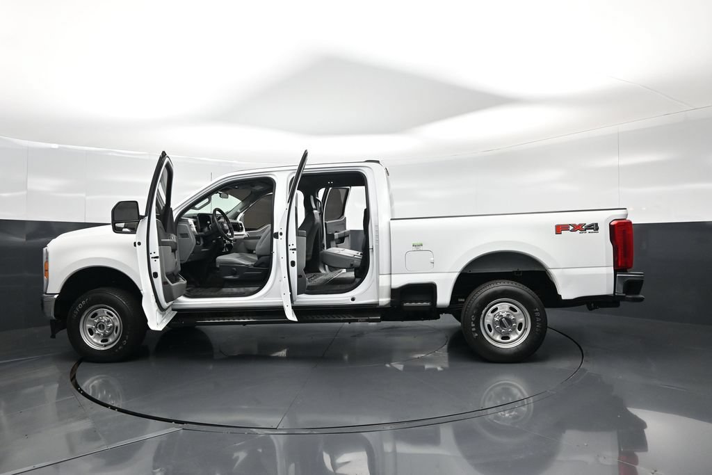 Certified 2023 Ford F250 XL w/ FX4 Off-Road Package AWD/4WD image 34