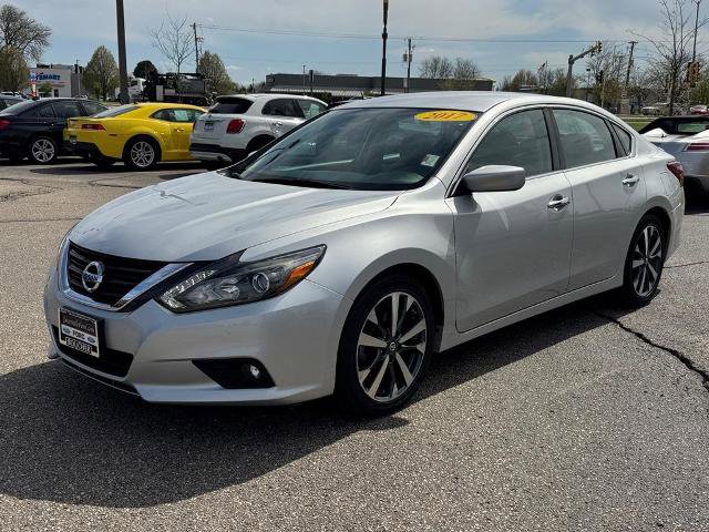 Used 2017 Nissan Altima 3.5 SR FWD image 2