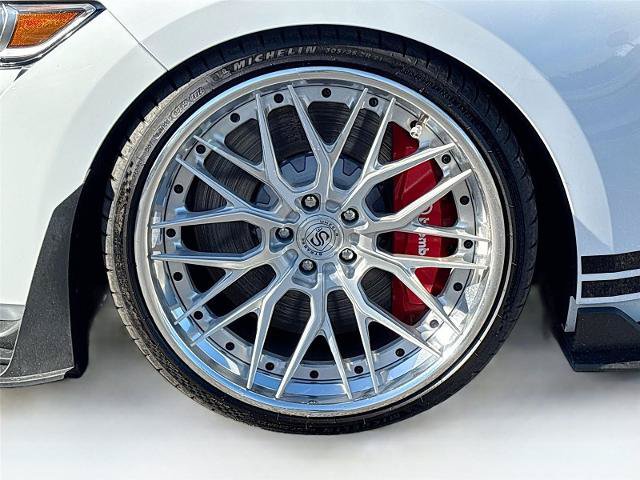 Certified 2022 Ford Mustang Shelby GT500 w/ Carbon Fiber Track Pack RWD image 32