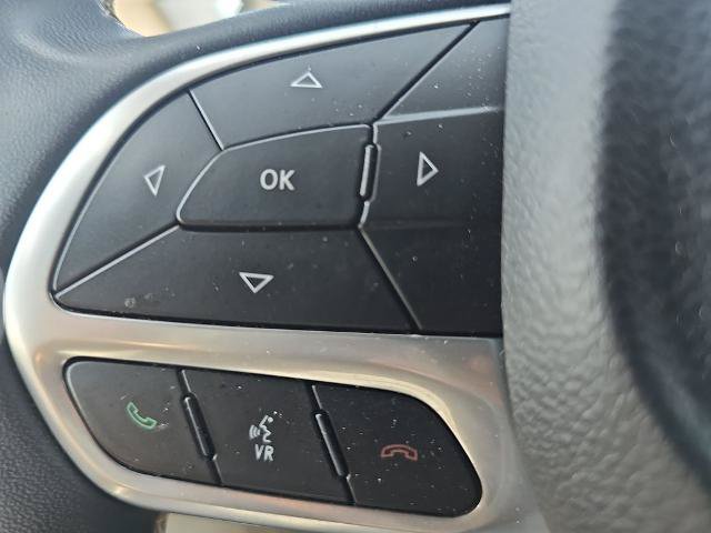 Used 2023 Chrysler Pacifica Touring-L FWD image 17
