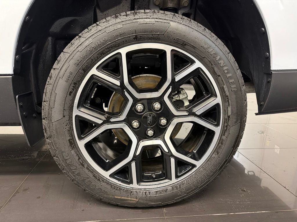 Certified 2025 Ford Maverick Lariat w/ 4K Tow Package AWD/4WD image 7
