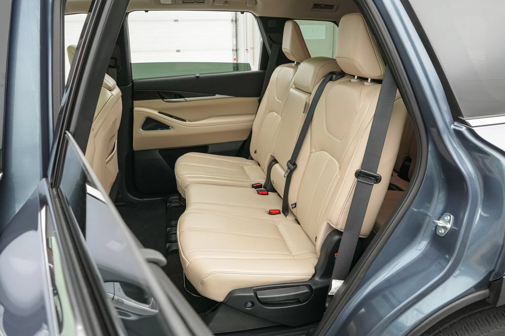 Used 2025 INFINITI QX60 Sensory w/ Vision Package AWD/4WD image 19