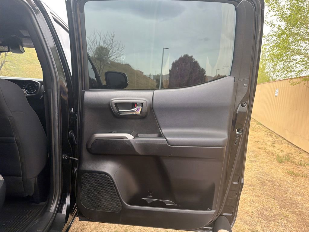 Used 2022 Toyota Tacoma TRD Sport w/ Technology Package AWD/4WD image 24