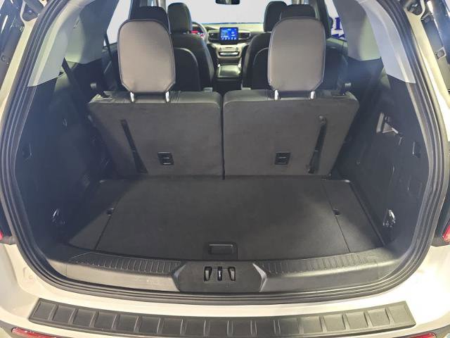Certified 2023 Ford Explorer XLT w/ Equipment Group 202A AWD/4WD image 4