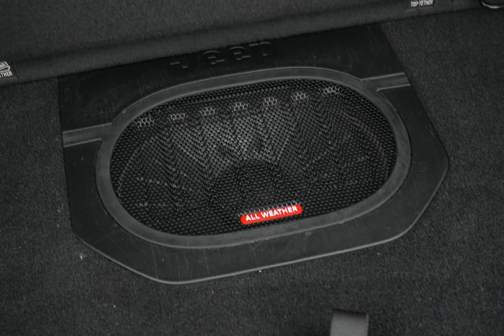 Used 2022 Jeep Wrangler Sport AWD/4WD image 23
