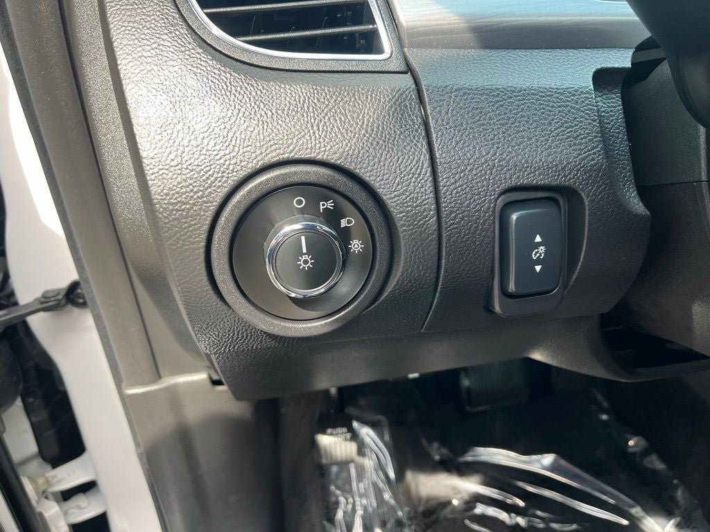 Certified 2017 Ford Taurus SEL w/ Equipment Group 201A FWD image 37