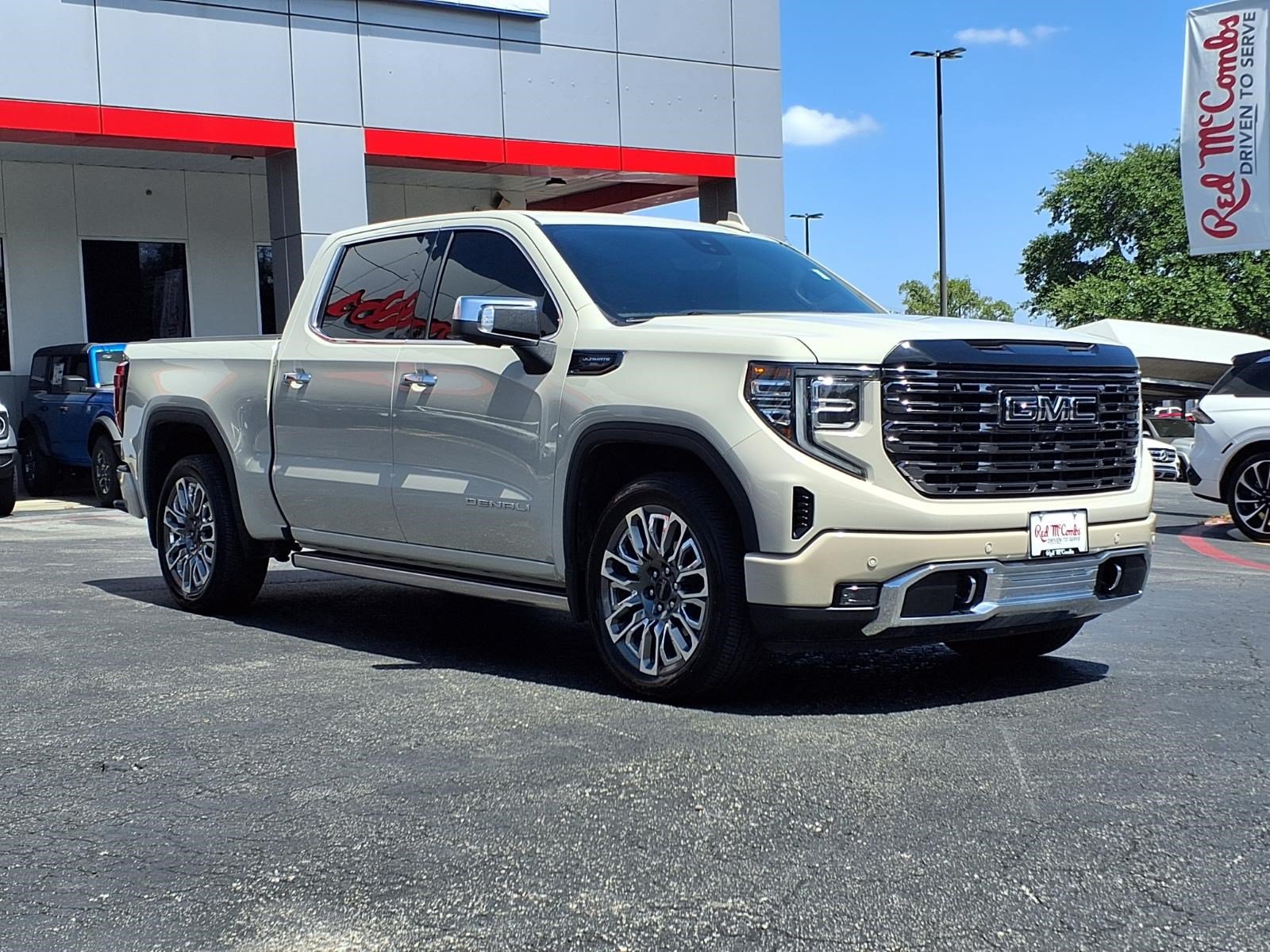 Used 2026 GMC Sierra 1500 Denali Ultimate AWD/4WD image 4