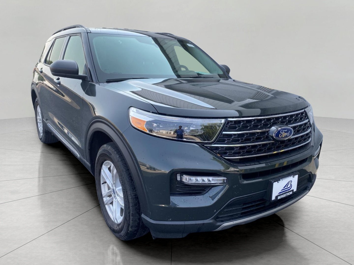 Certified 2024 Ford Explorer XLT w/ Equipment Group 202A