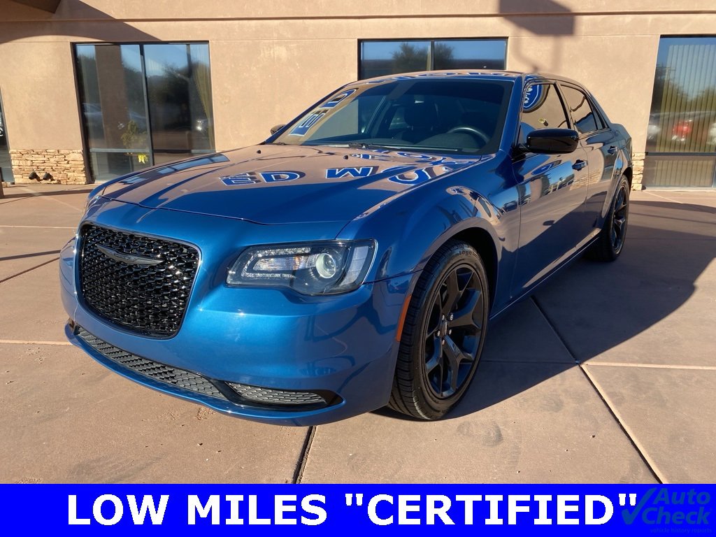 Used 2021 Chrysler 300 Touring w/ Sport Appearance Package image 2