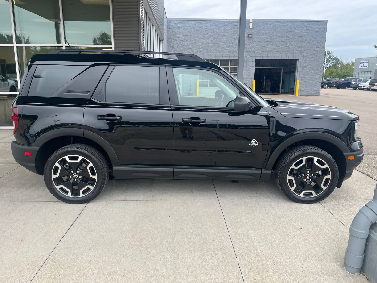 Certified 2021 Ford Bronco Sport Outer Banks AWD/4WD image 7