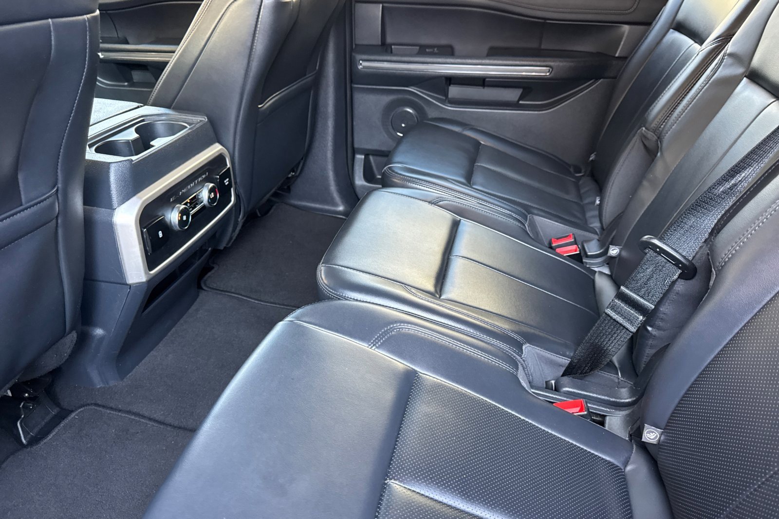 Certified 2024 Ford Expedition Max XLT image 11