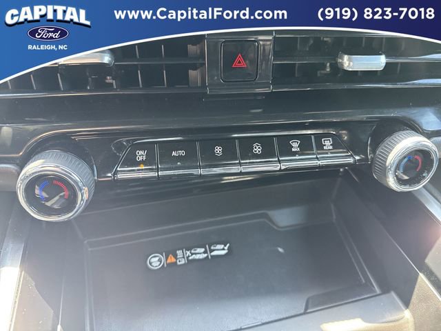 Used 2025 Chevrolet Tahoe High Country AWD/4WD image 29