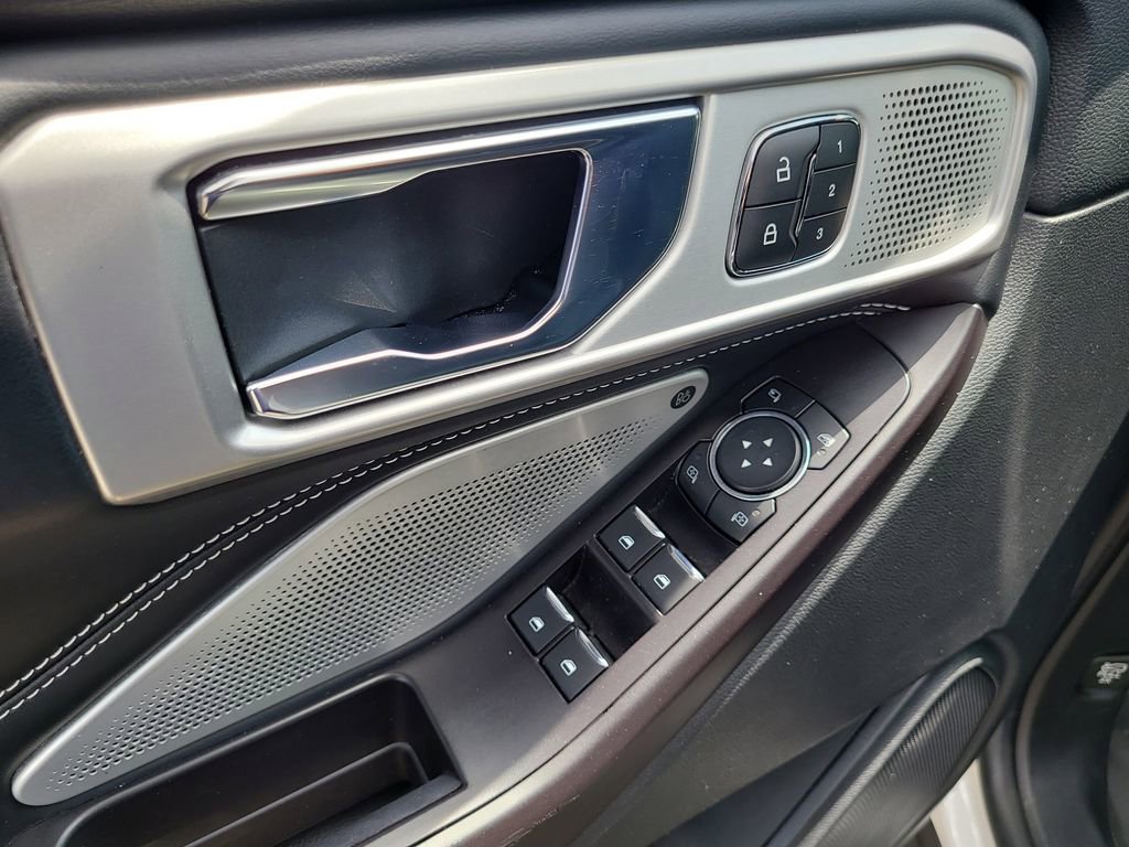 Certified 2020 Ford Explorer ST w/ Premium Technology Package image 15