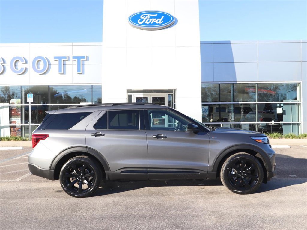 Certified 2023 Ford Explorer ST-Line w/ Class IV Trailer Tow Package image 6