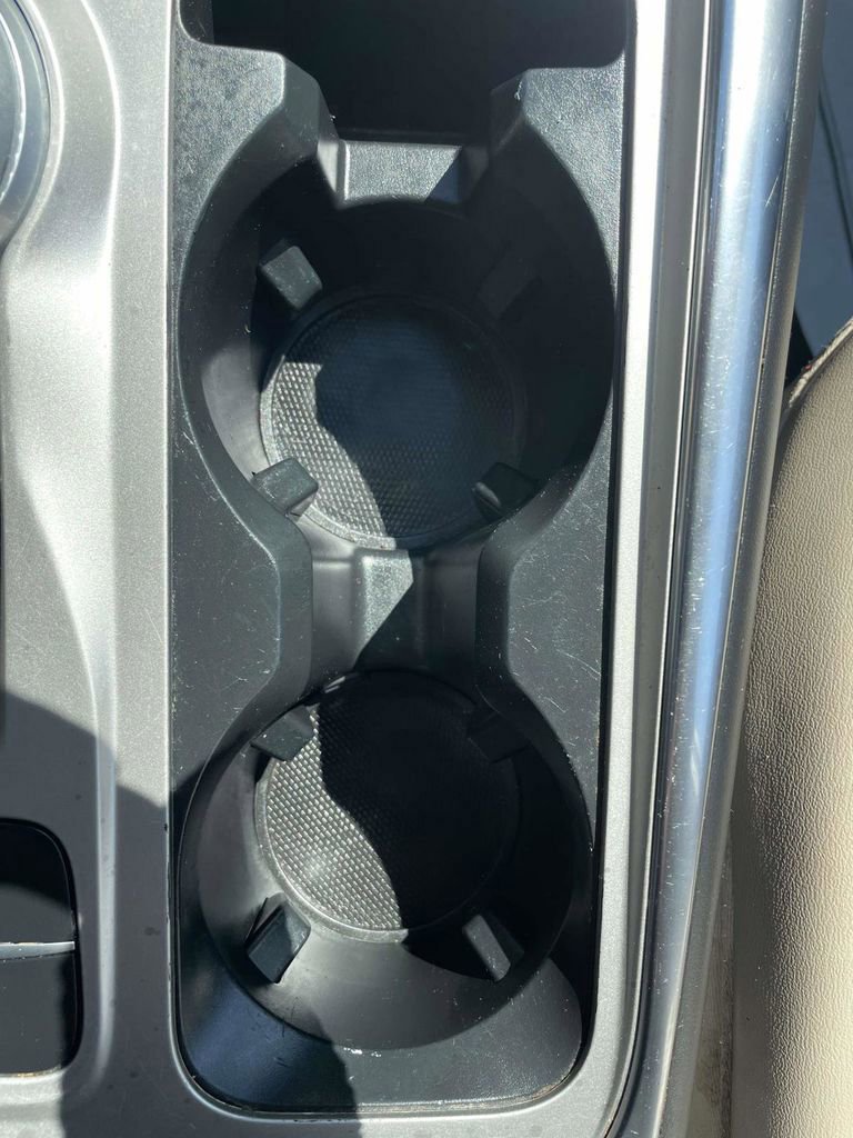 Certified 2022 Ford Explorer XLT w/ Equipment Group 202A image 18