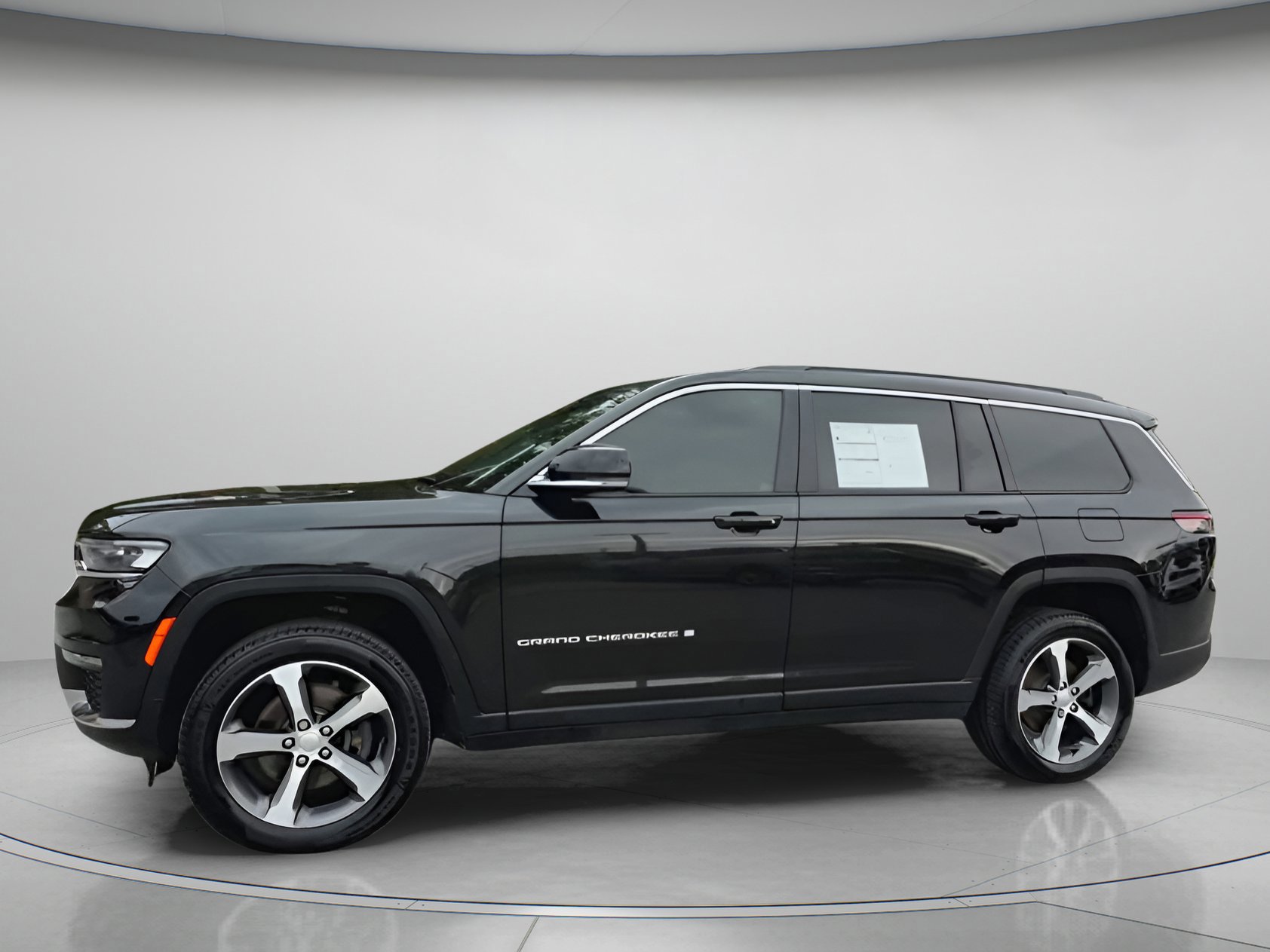 Used 2024 Jeep Grand Cherokee L Limited image 7