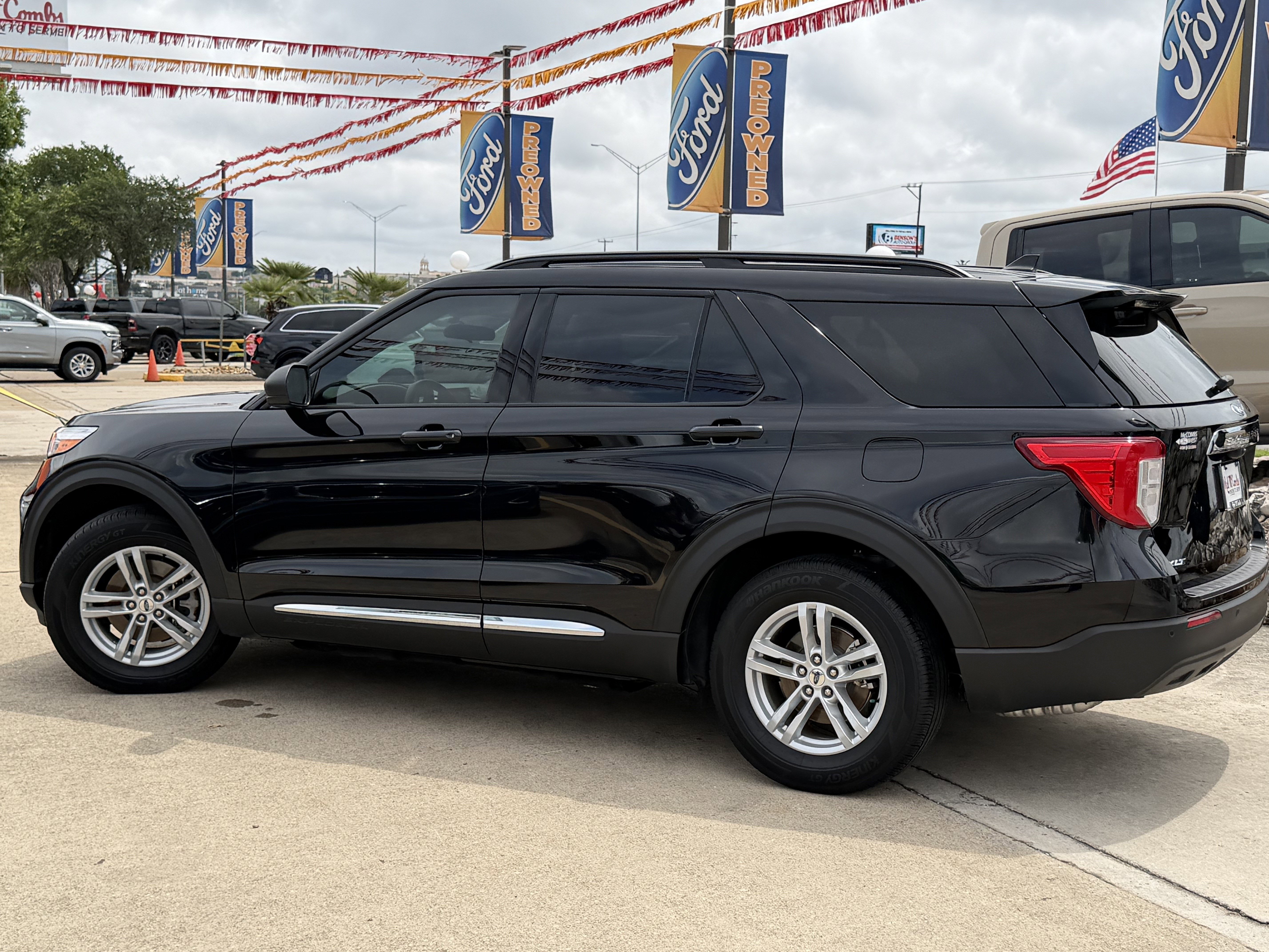 Certified 2024 Ford Explorer XLT RWD image 10