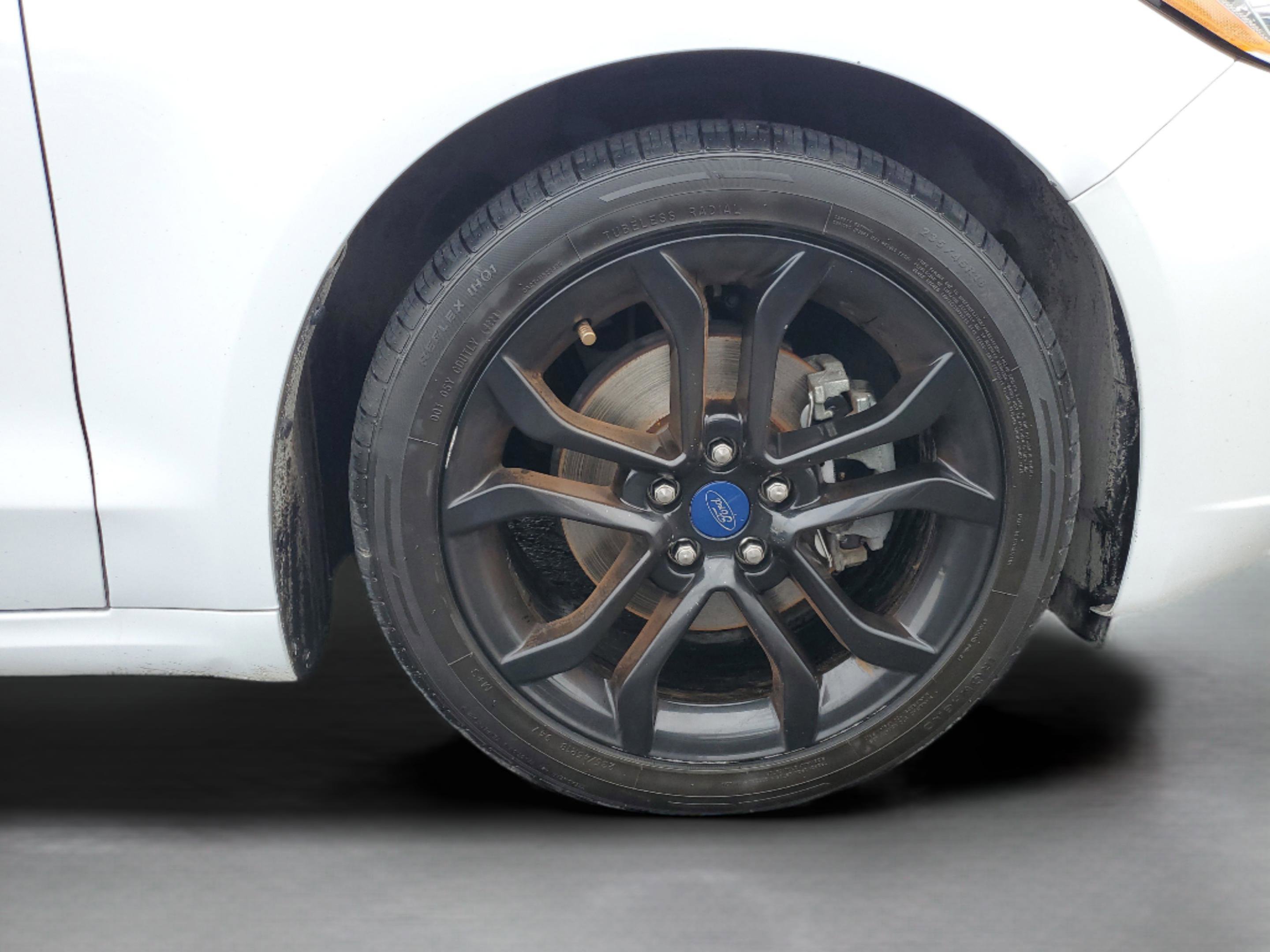 Certified 2019 Ford Fusion SE w/ Equipment Group 151A image 5