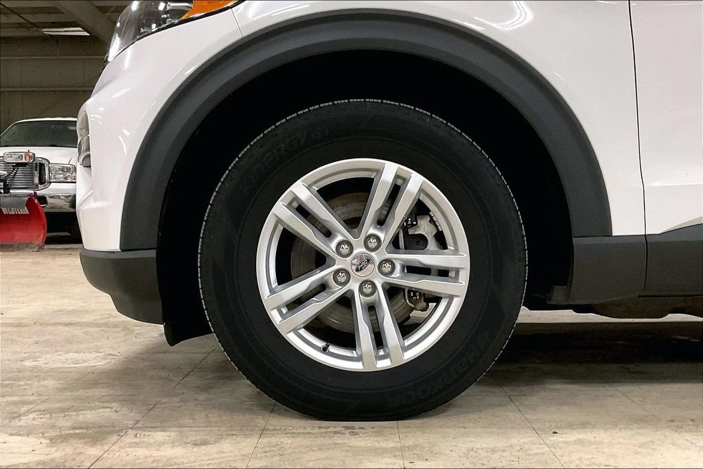 Certified 2020 Ford Explorer XLT w/ Equipment Group 202A AWD/4WD image 9