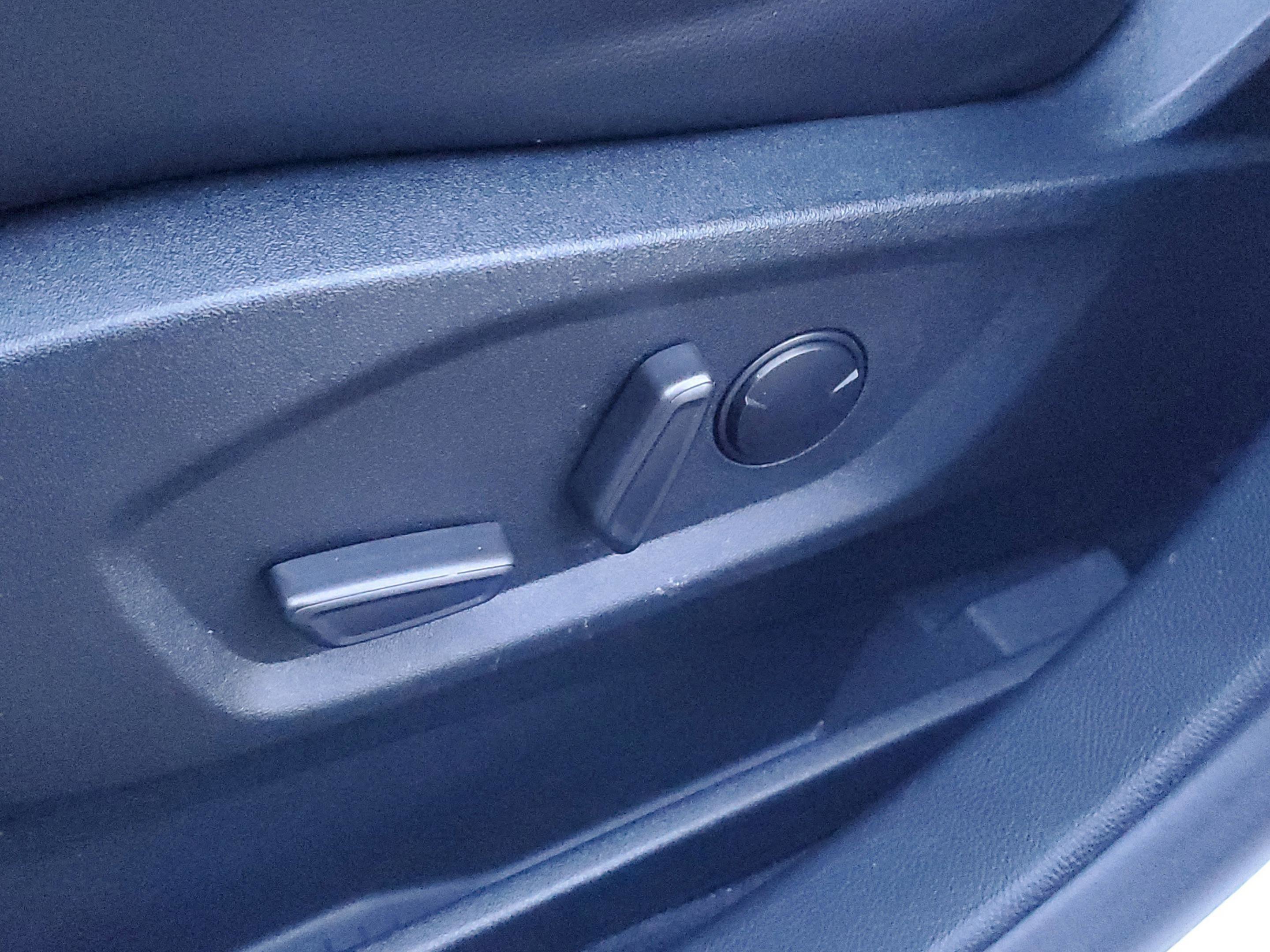 Certified 2022 Ford Edge ST w/ Equipment Group 401A image 13