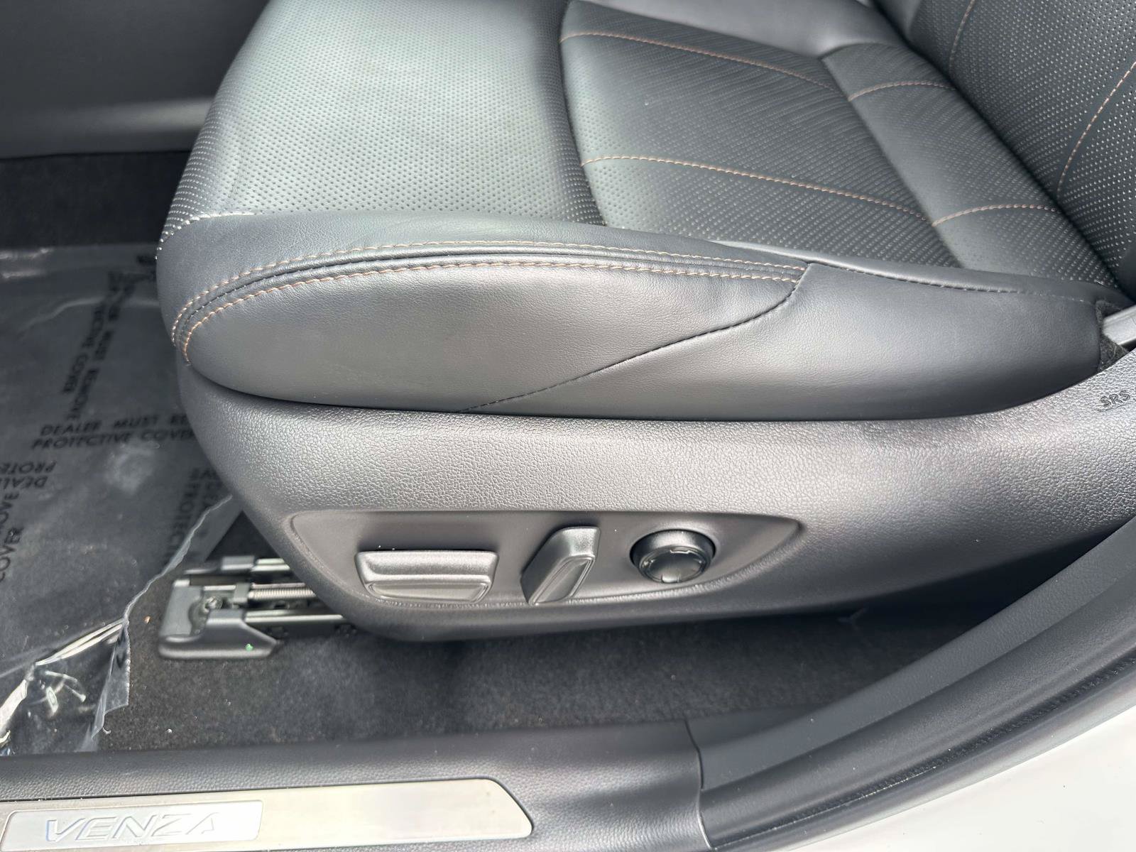 Used 2023 Toyota Venza Limited AWD/4WD image 24