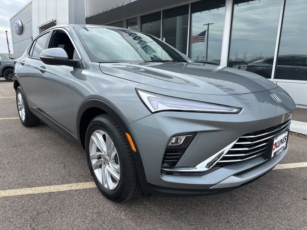 Used 2025 Buick Envista Preferred image 4