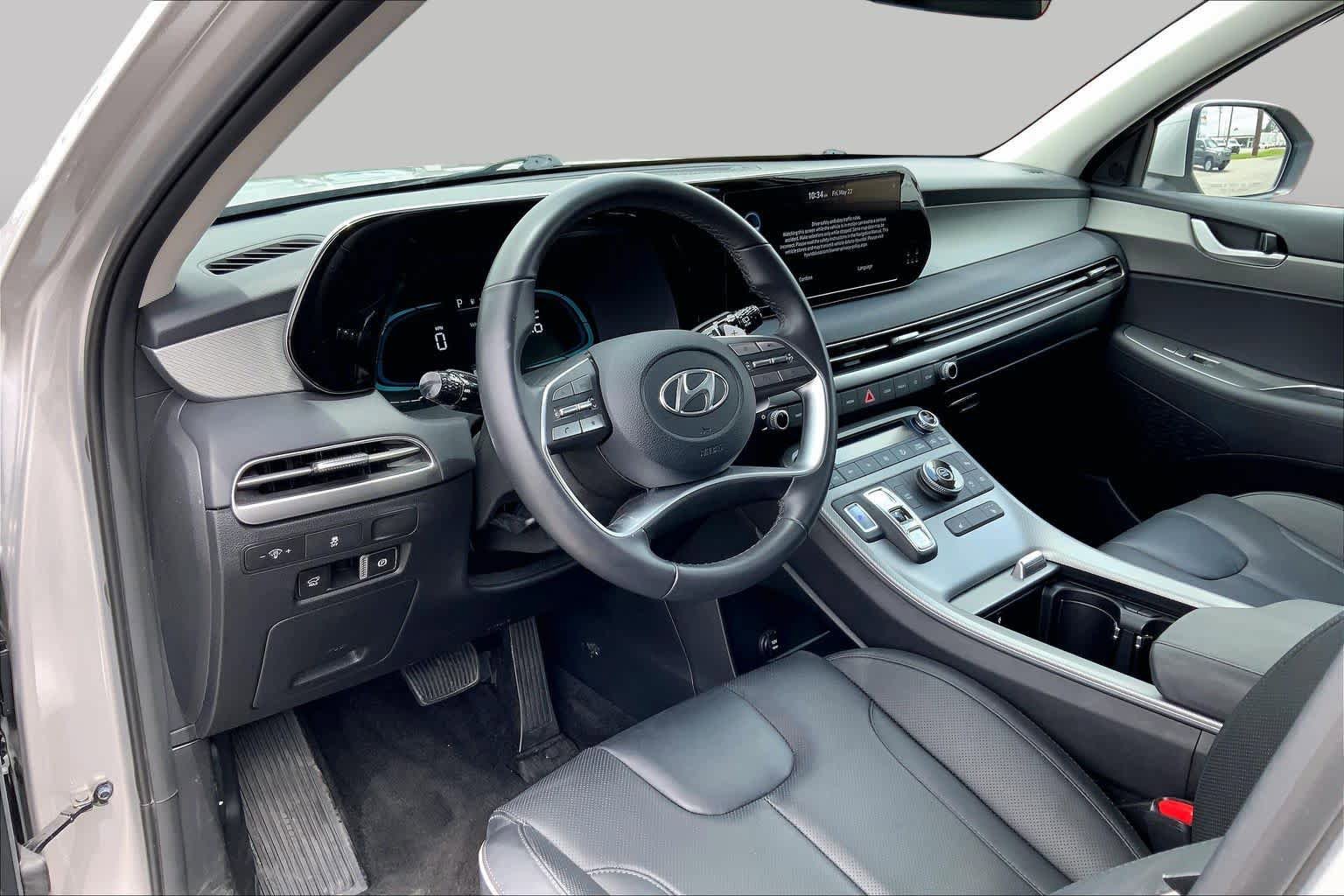 Used 2025 Hyundai Palisade SEL FWD image 16