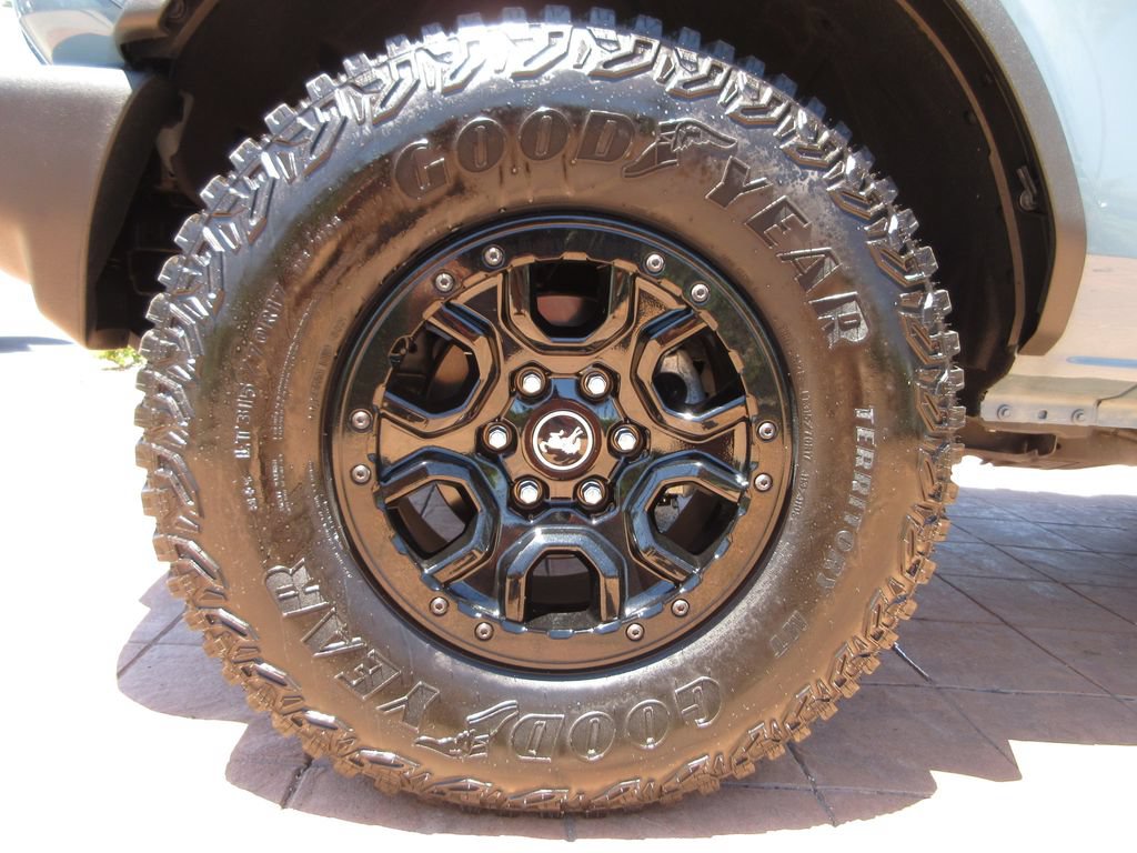 Certified 2022 Ford Bronco Wildtrak AWD/4WD image 8