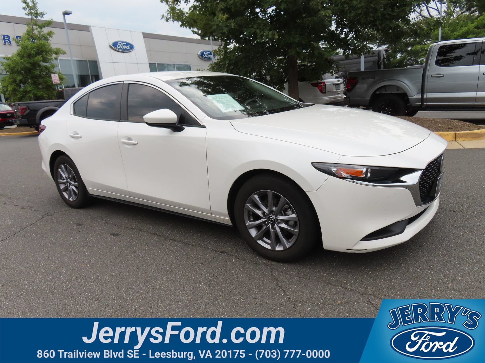 Used 2020 MAZDA MAZDA3 Sedan FWD image 1
