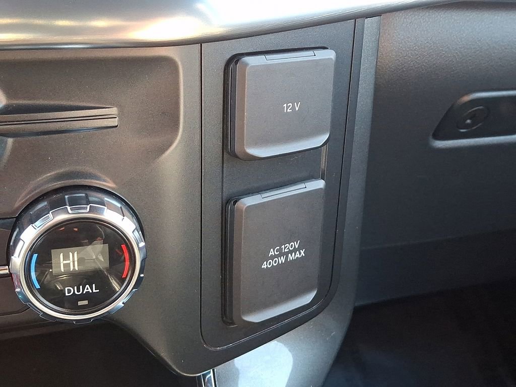 Certified 2021 Ford F150 Lariat w/ Equipment Group 502A High image 25