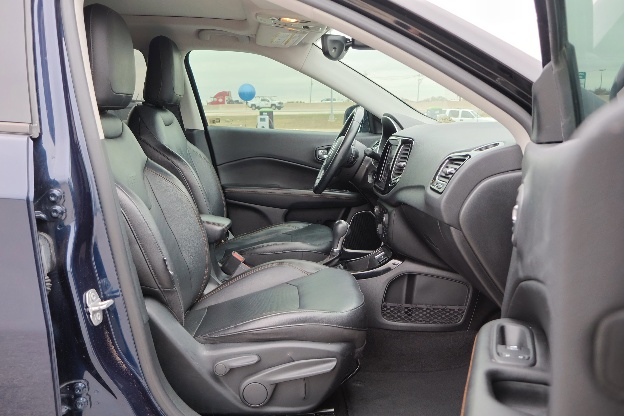 Used 2018 Jeep Compass Limited w/ Navigation Group image 38