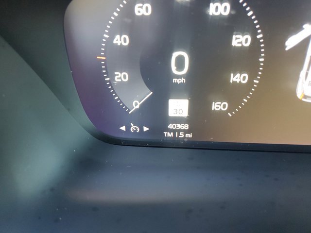 Used 2021 Volvo XC40 T5 Momentum w/ Protection Package Premier image 23