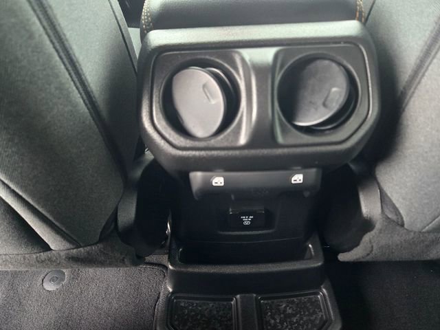 Used 2025 Jeep Wrangler Unlimited Sahara AWD/4WD image 10