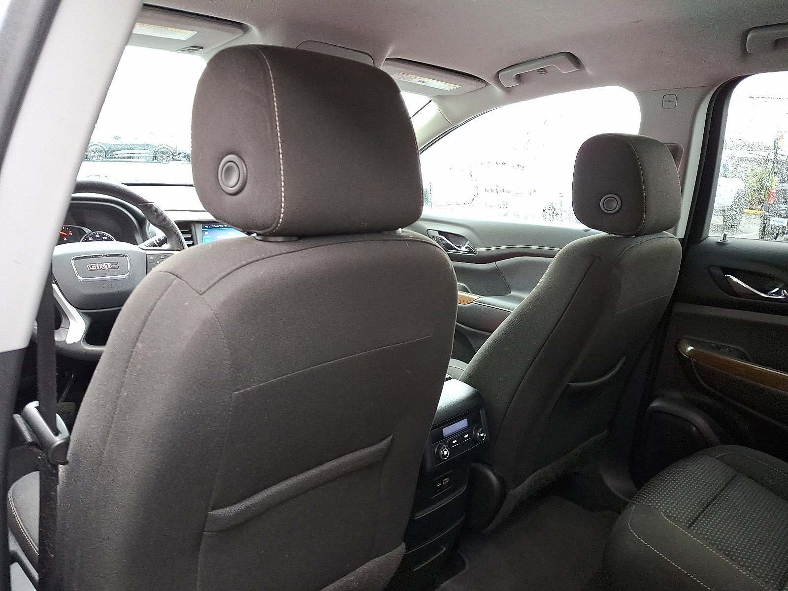 Used 2021 GMC Acadia SLE image 12