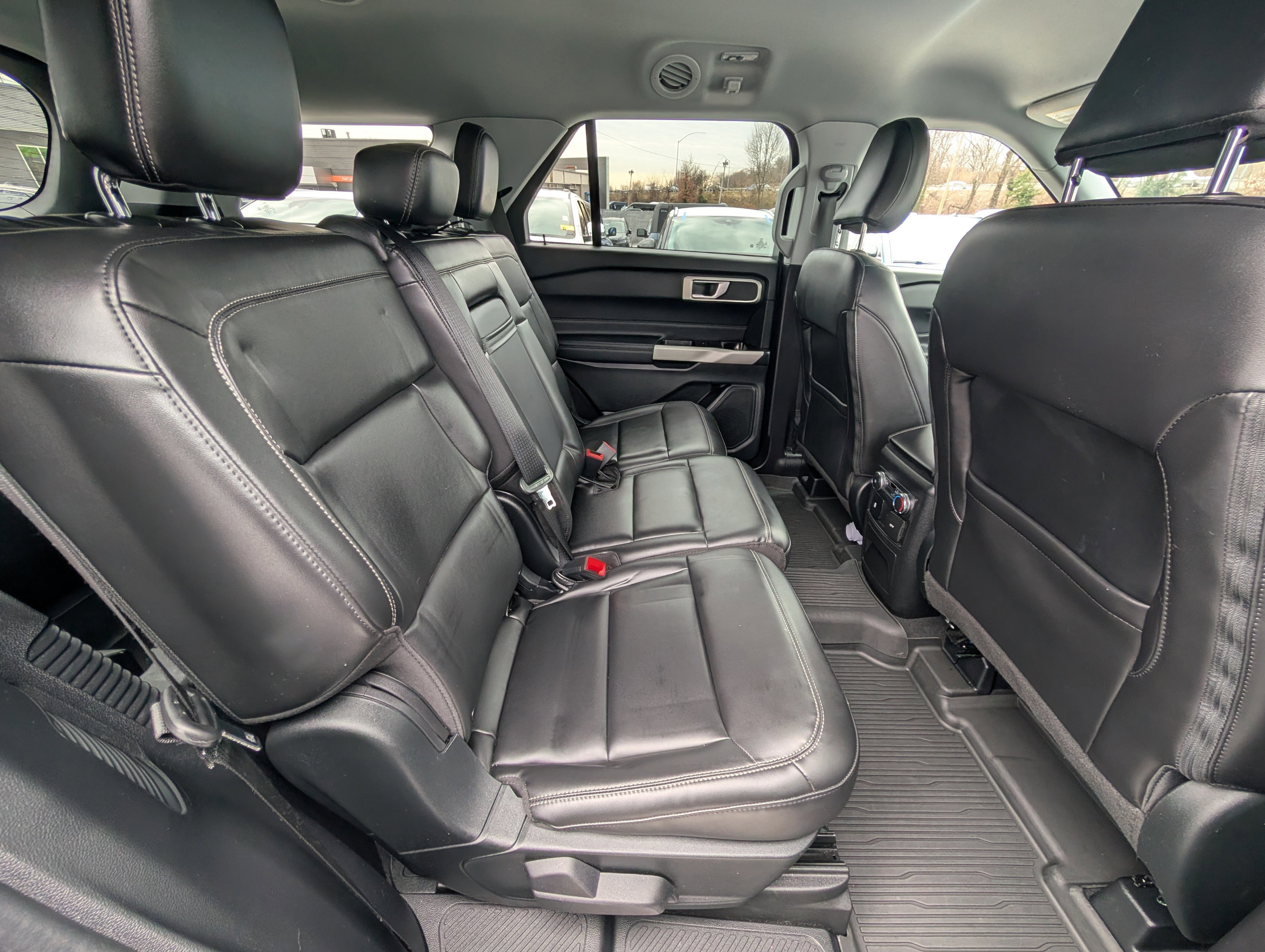 Certified 2022 Ford Explorer XLT w/ Equipment Group 202A image 13