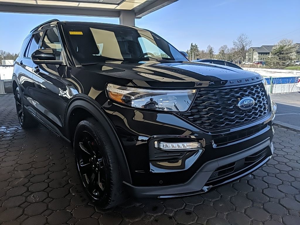 Certified 2023 Ford Explorer ST w/ Equipment Group 401A image 4