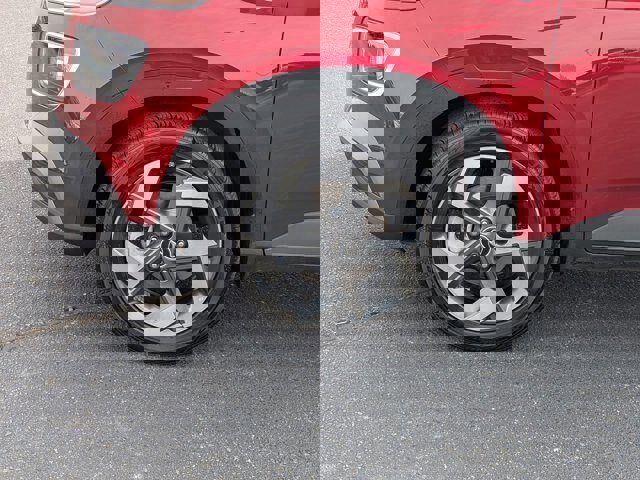 Used 2025 Hyundai Venue Limited image 11